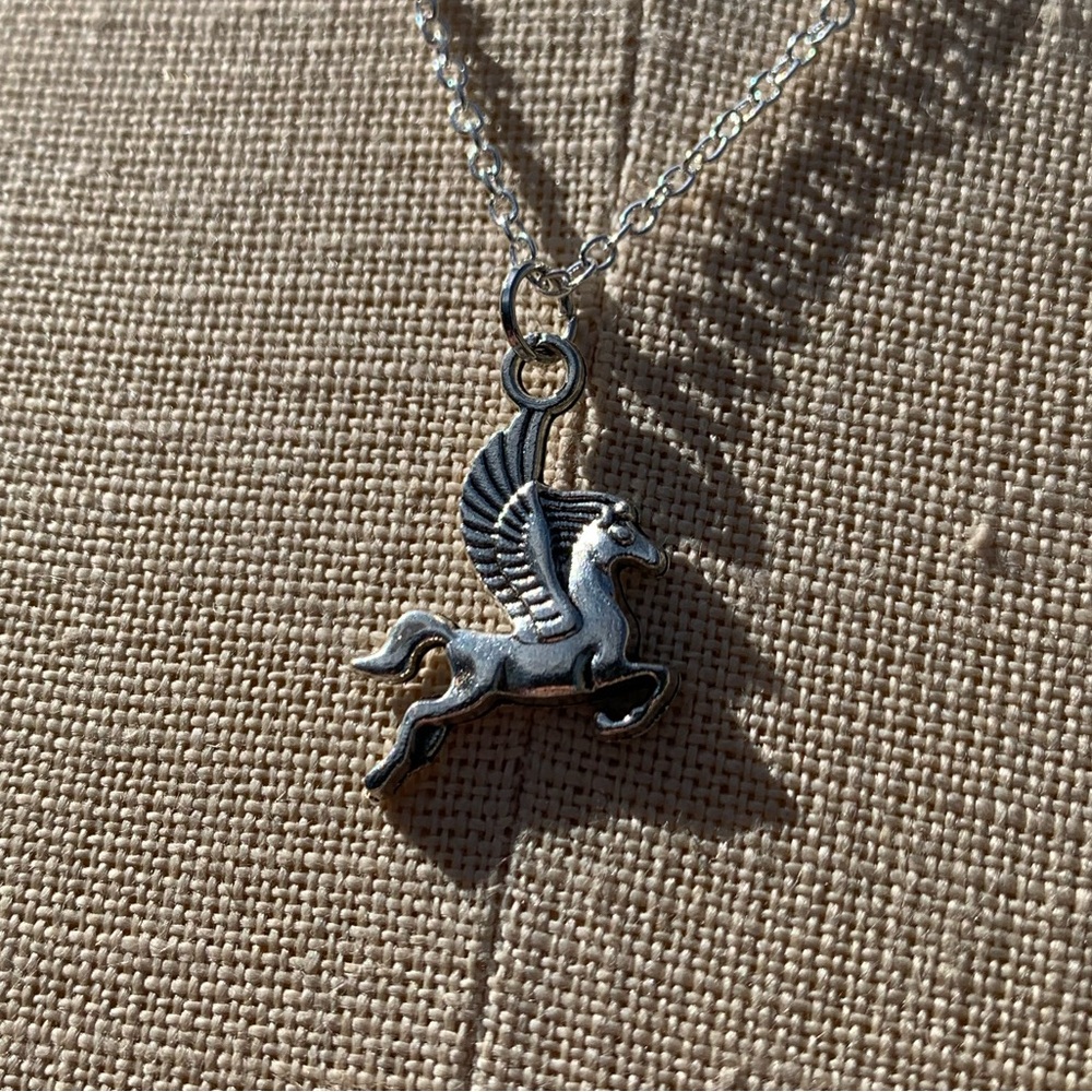 NWT Sterling Silver Plated Chain & Pegasus Horse Alloy Metal Charm Necklace - Picture 7 of 13